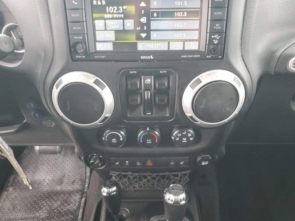 Used 2014 Jeep Wrangler Unlimited Sahara w/ Connectivity Group image 38