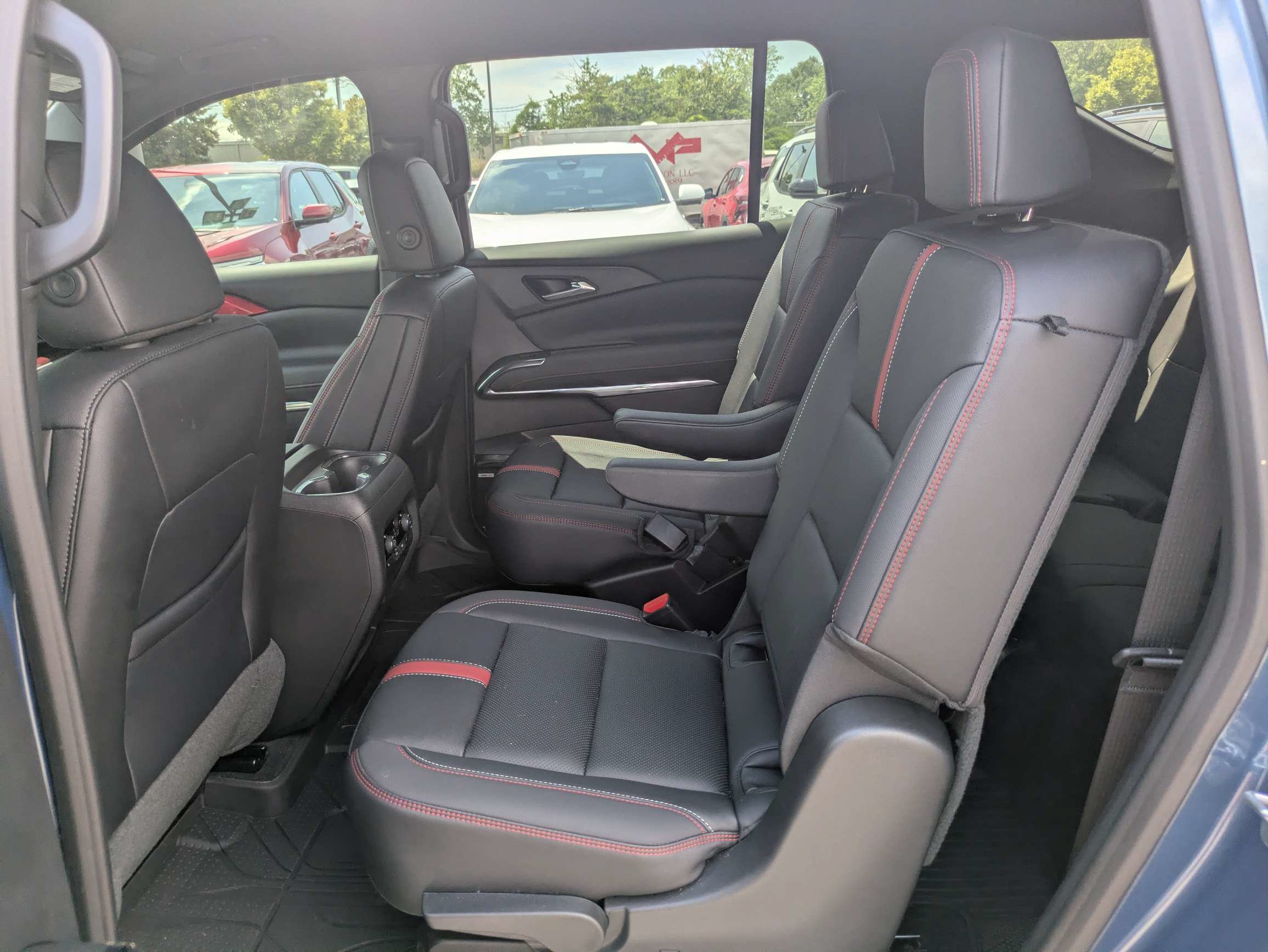 Used 2026 Chevrolet Traverse RS FWD image 16