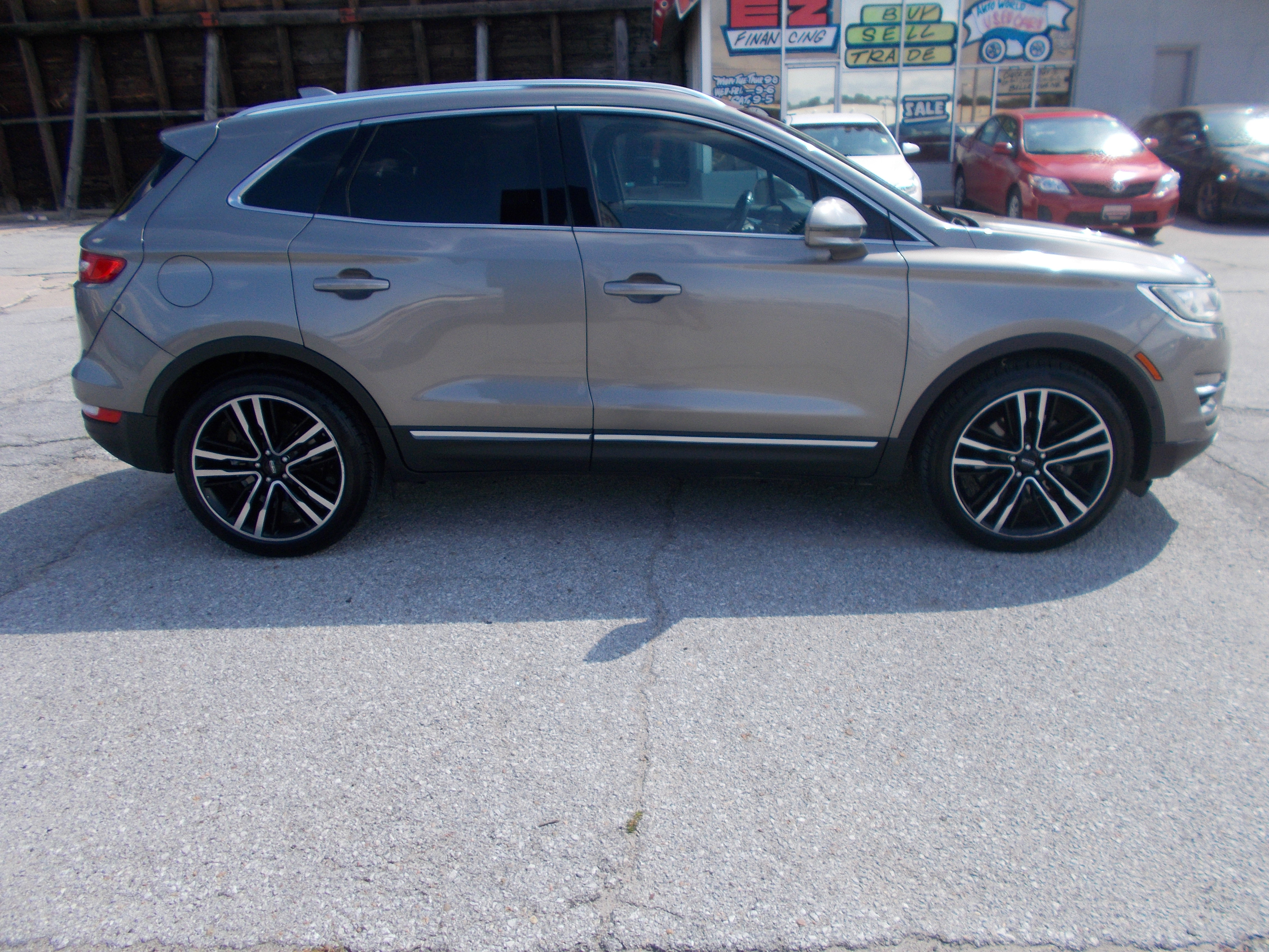 Used 2017 Lincoln MKC Reserve image 4