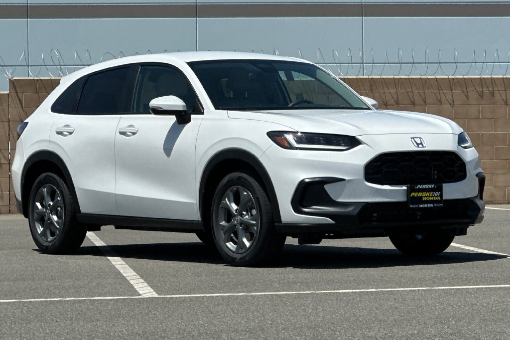New 2027 Honda HR-V LX image 2