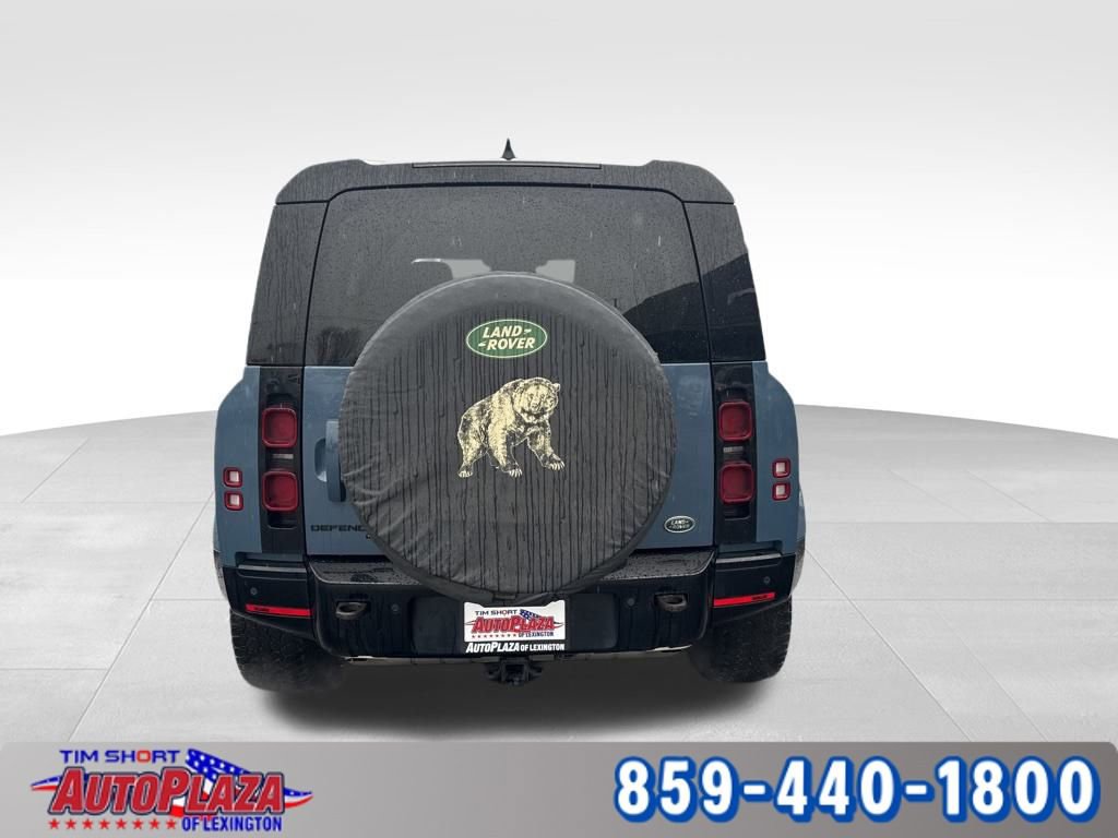 Used 2023 Land Rover Defender 110 X-Dynamic SE image 4