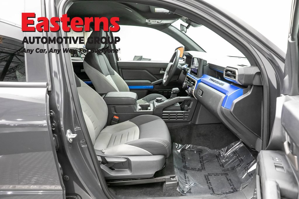 Used 2025 Toyota Tacoma TRD Off-Road AWD/4WD image 22