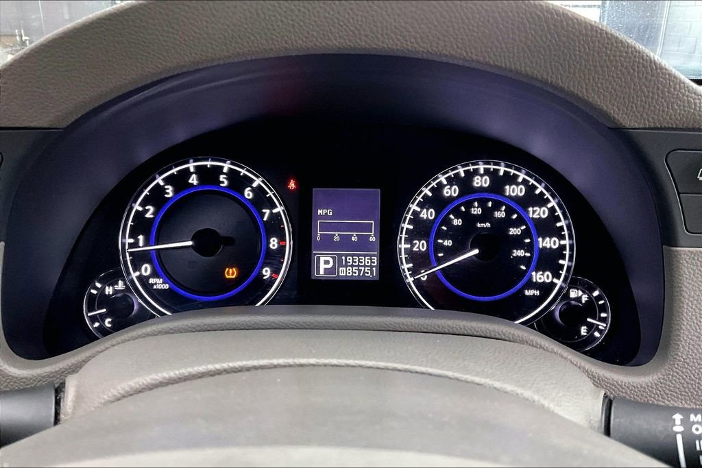 Used 2010 INFINITI G37 x w/ Premium Pkg image 12