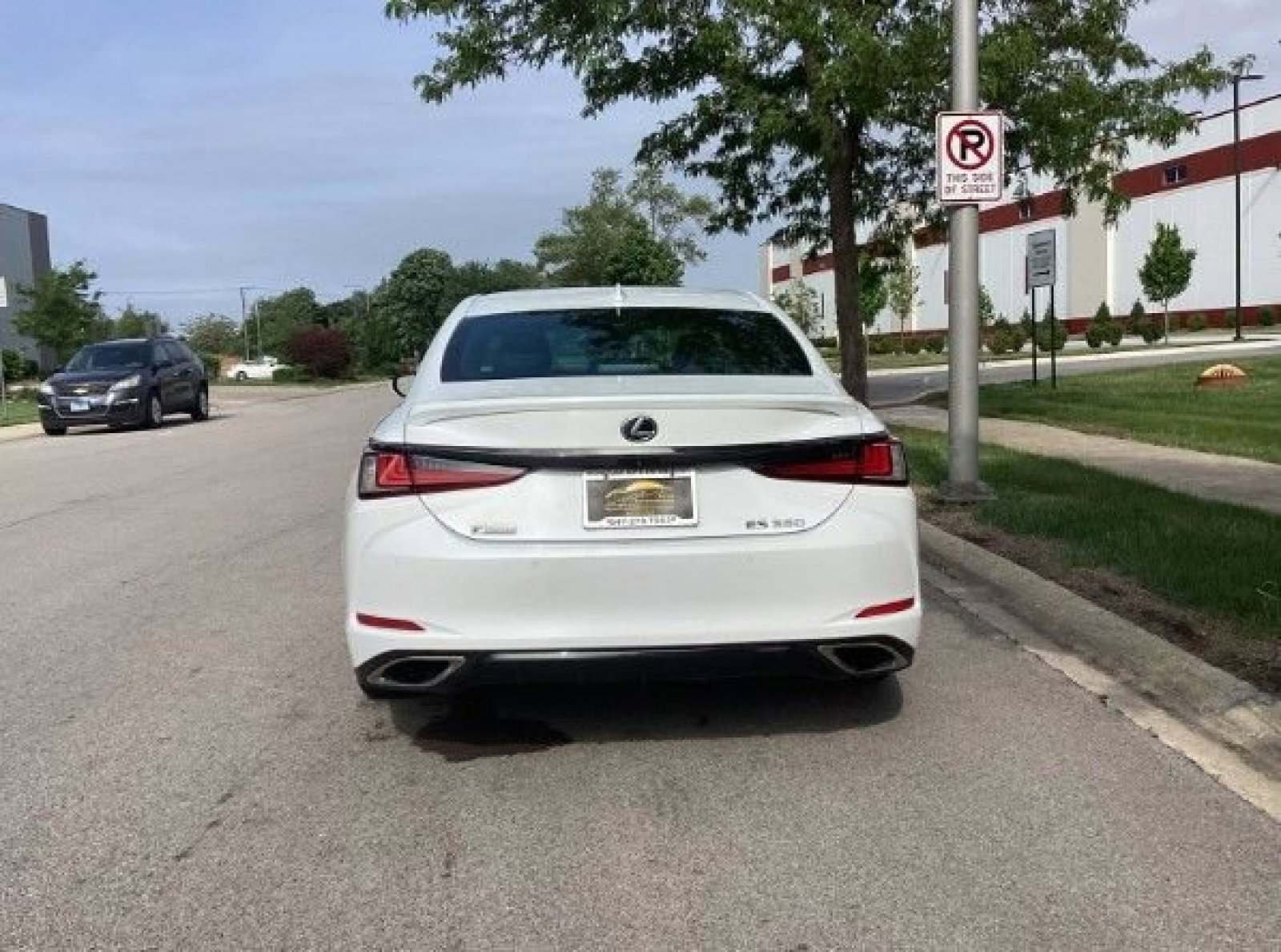 Used 2020 Lexus ES 350 F Sport w/ Accessory Package 2 FWD image 6