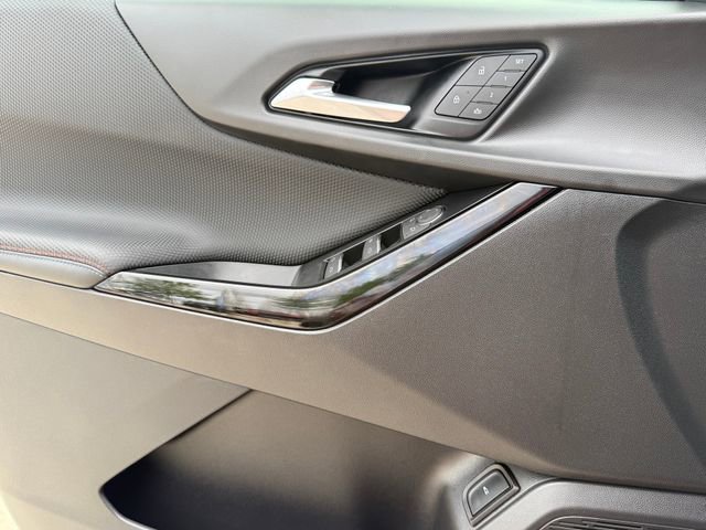 Used 2025 Chevrolet Equinox RS w/ Safety and Technology Package image 23