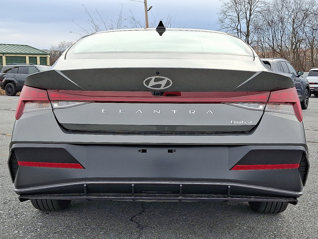 New 2026 Hyundai Elantra Limited FWD image 5