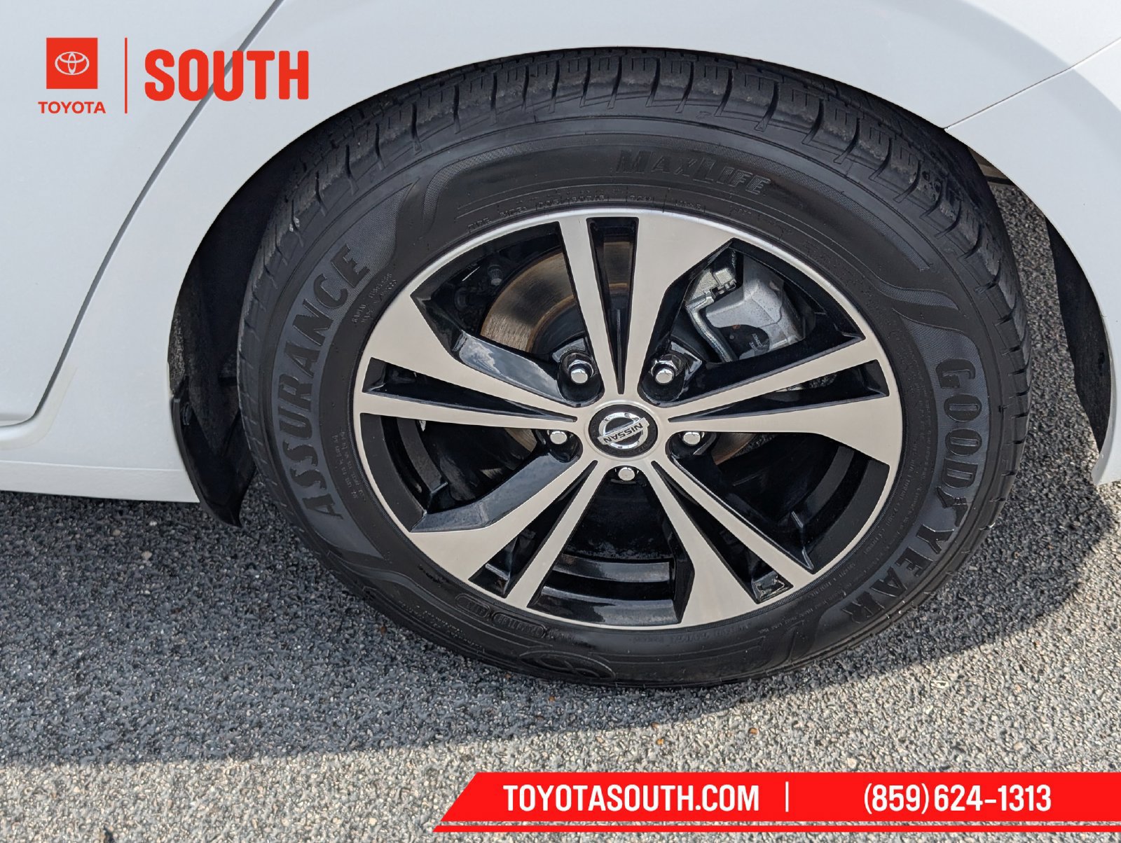 Used 2023 Nissan Sentra SV FWD image 9