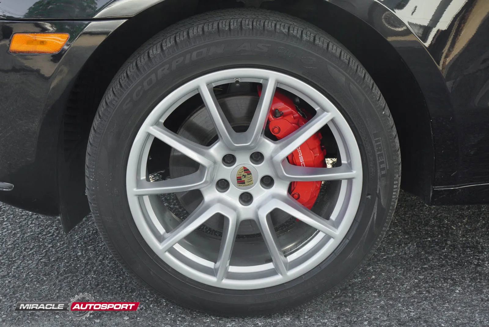 Used 2017 Porsche Macan Turbo image 13