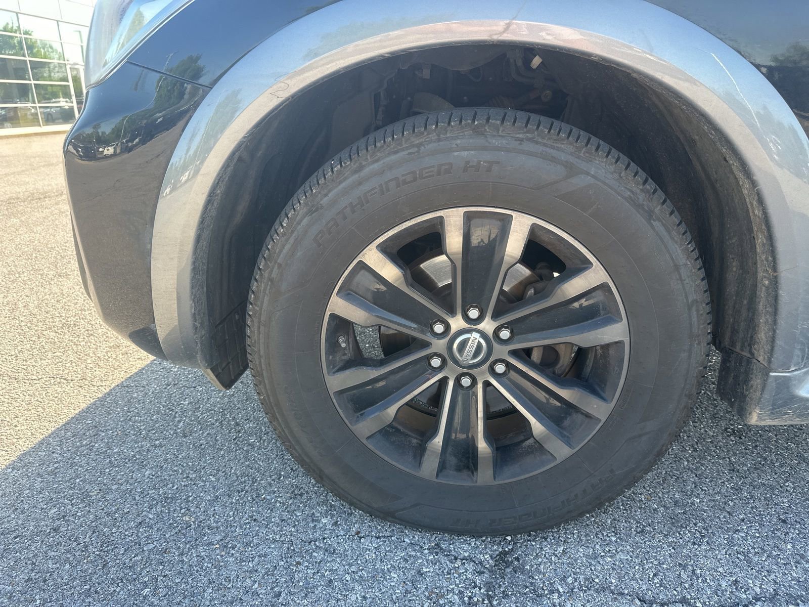 Used 2017 Nissan Armada Platinum w/ Interior Lighting Package AWD/4WD image 10