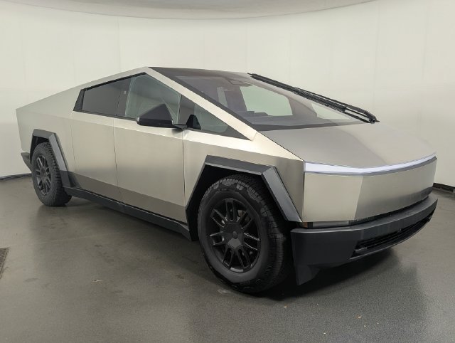 Used 2025 Tesla Cybertruck AWD Crew Cab image 2