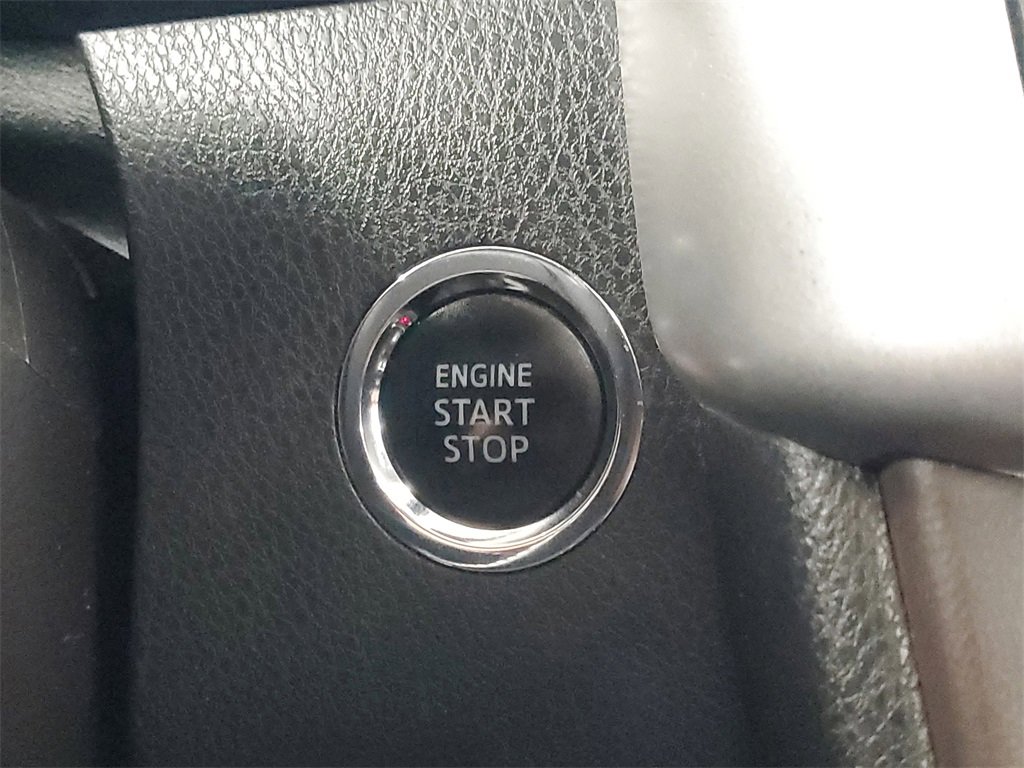 Used 2019 Toyota Highlander XLE image 32