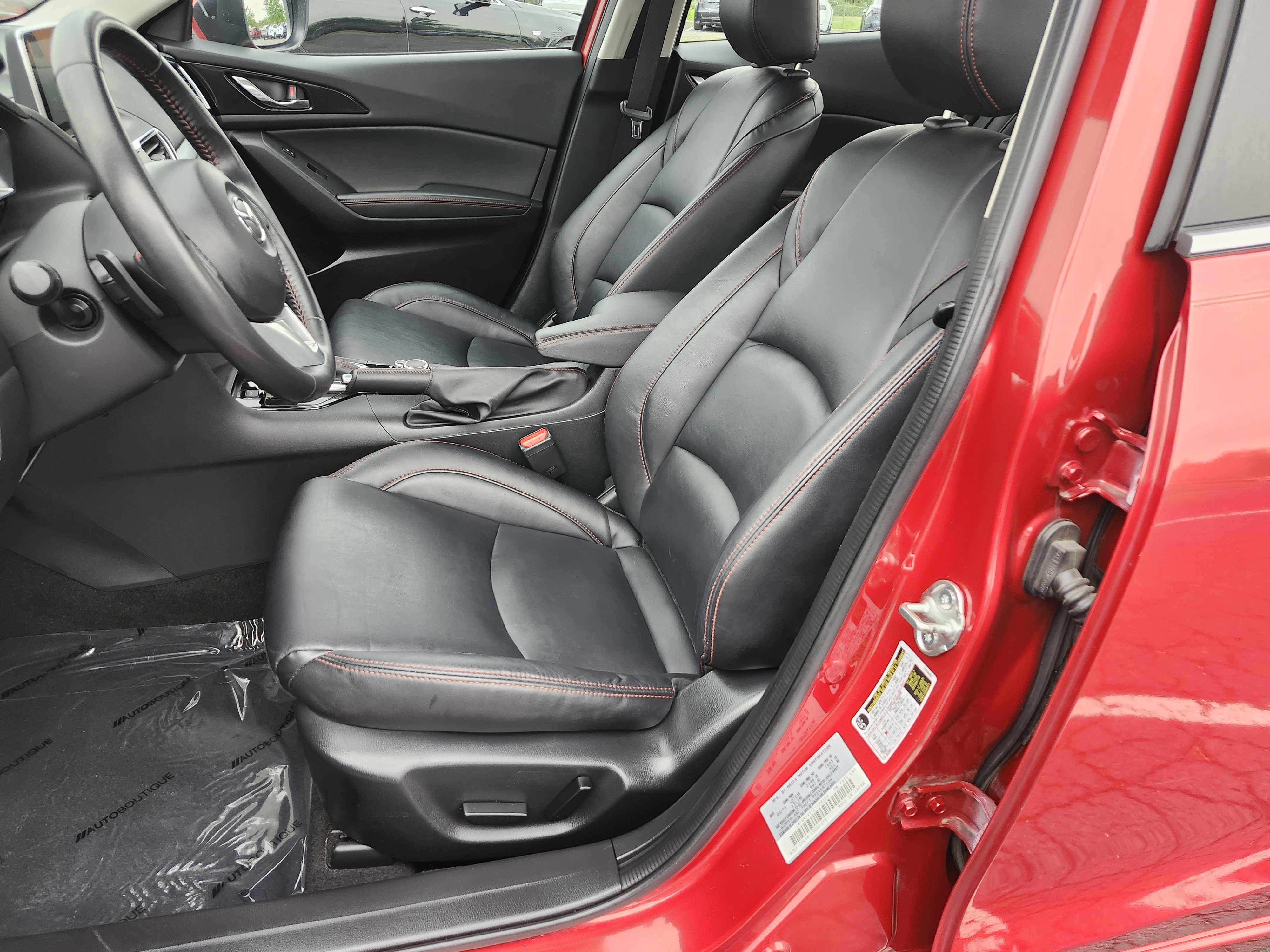 Used 2014 MAZDA MAZDA3 s Touring FWD image 25