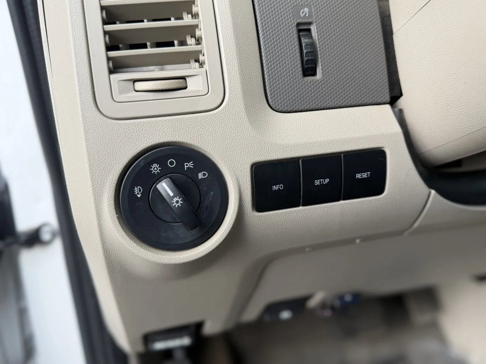 Used 2008 Ford Escape XLT image 22