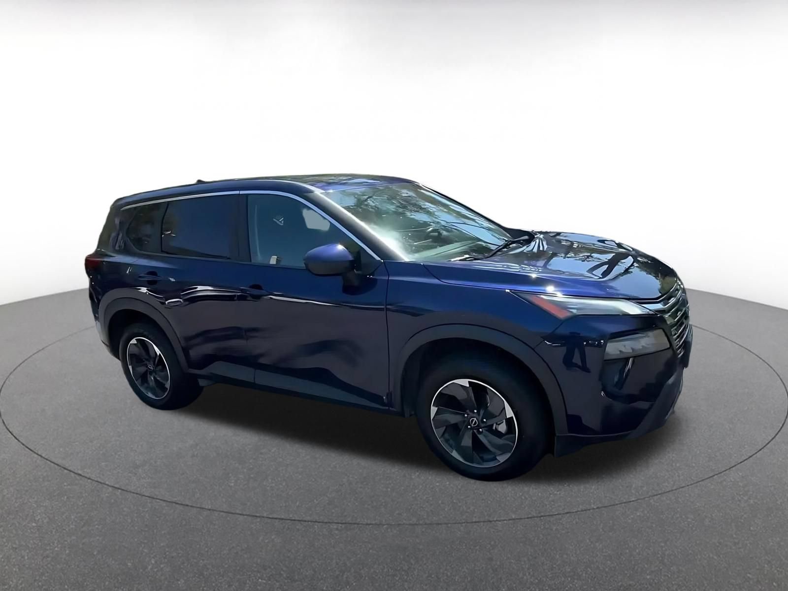 Used 2025 Nissan Rogue SV FWD image 2
