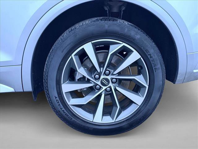 Used 2023 Audi Q5 2.0T Premium w/ Convenience Package image 23