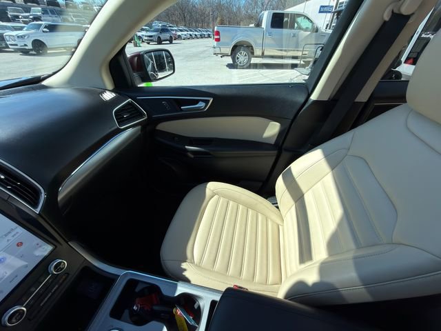 Used 2022 Ford Edge SEL w/ Convenience Package image 24
