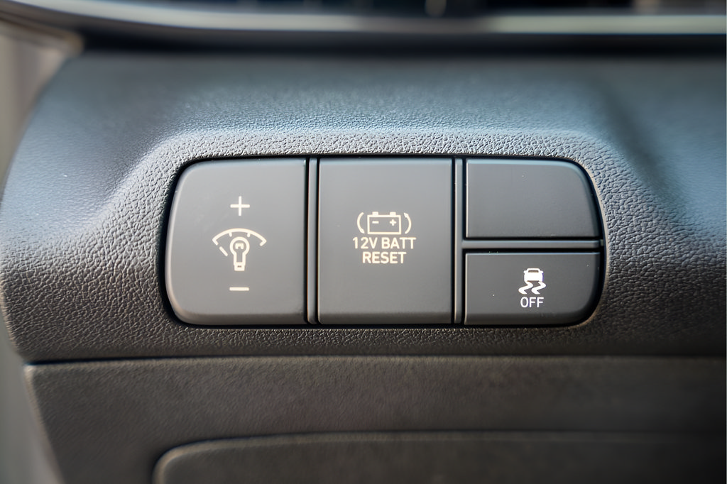 New 2025 Hyundai Elantra SEL FWD image 23