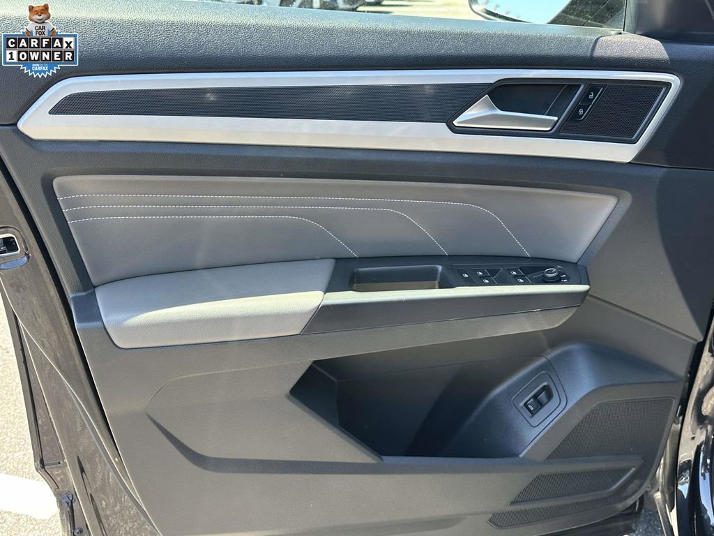 Used 2023 Volkswagen Atlas SEL R-Line AWD/4WD image 16
