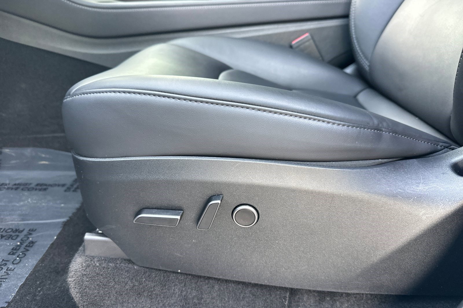 Used 2023 Tesla Model Y Performance image 14