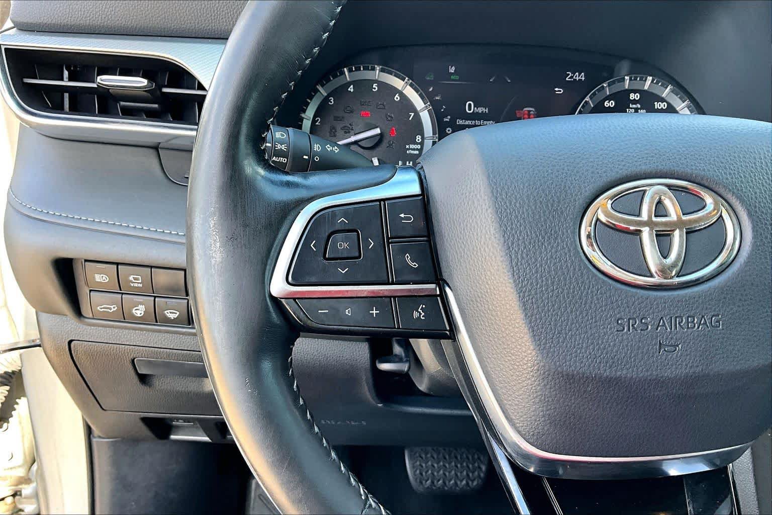 Used 2021 Toyota Highlander Limited AWD/4WD image 24