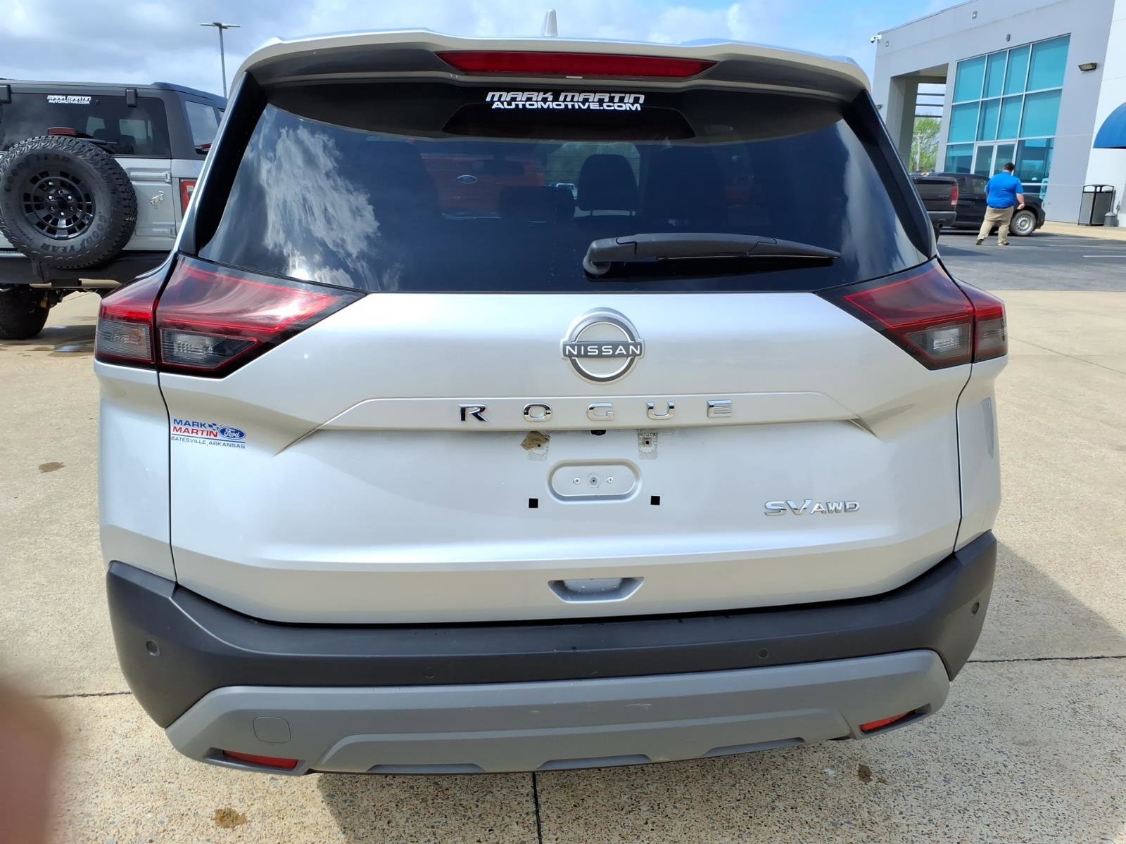 Used 2023 Nissan Rogue SV AWD/4WD image 4