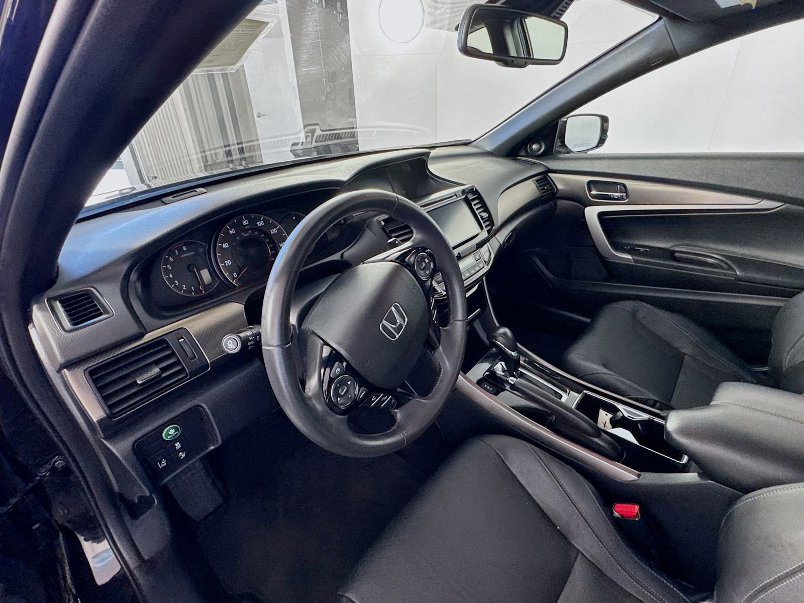 Used 2017 Honda Accord EX-L image 7