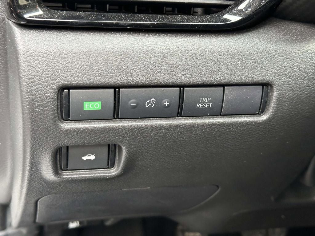 Used 2024 Nissan Sentra SV FWD image 18