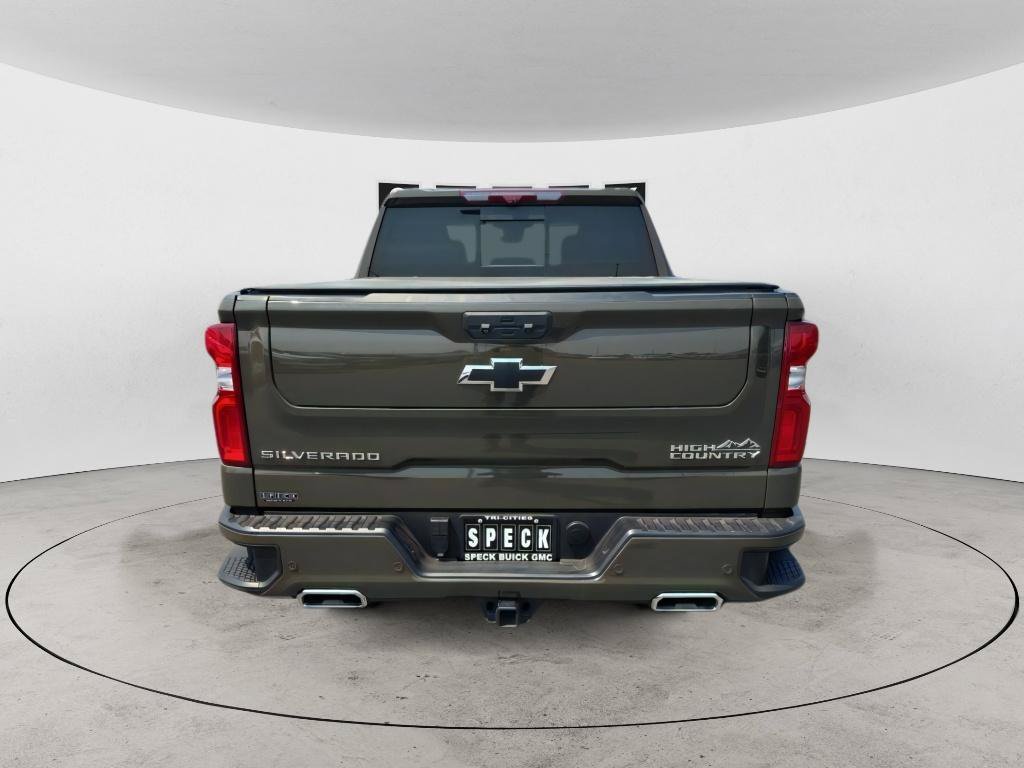 Used 2023 Chevrolet Silverado 1500 High Country w/ Technology Package AWD/4WD image 4
