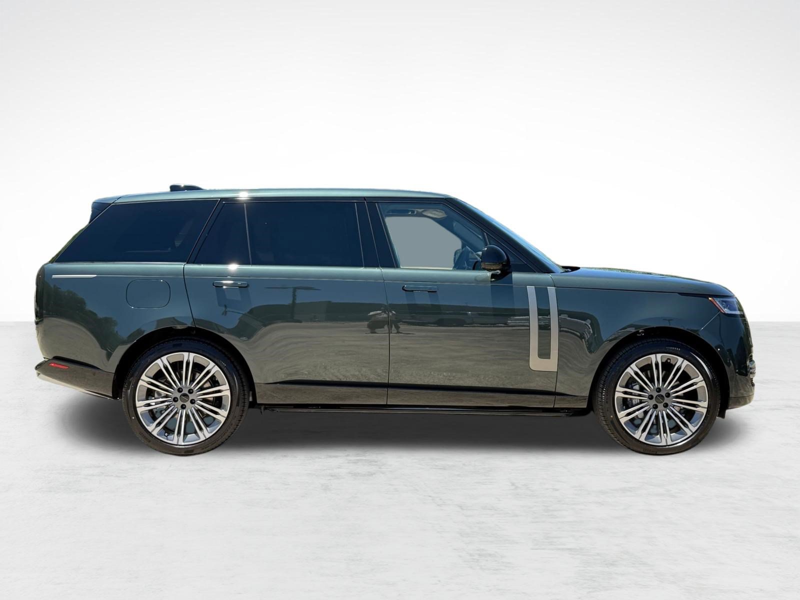 New 2026 Land Rover Range Rover Long Wheelbase SE AWD/4WD image 8