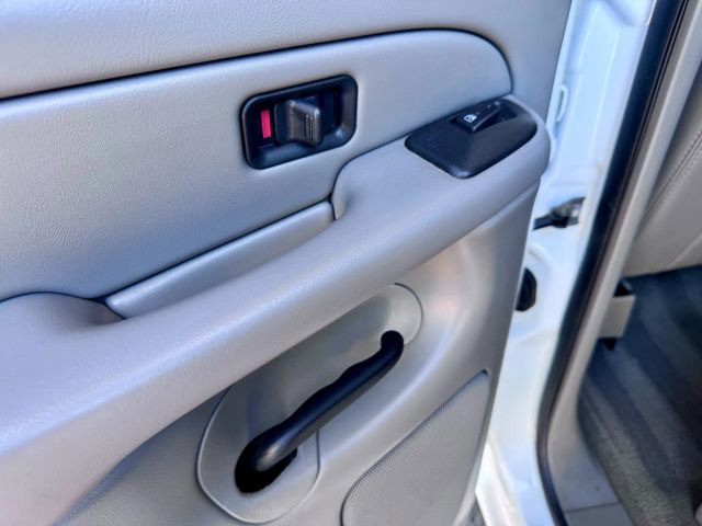 Used 2007 GMC Sierra 3500 SLT w/ Heavy-Duty Power Package image 24