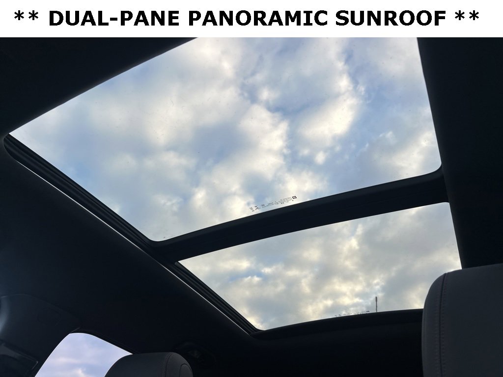 Used 2023 Chevrolet TrailBlazer RS w/ Sun and Liftgate Package image 4