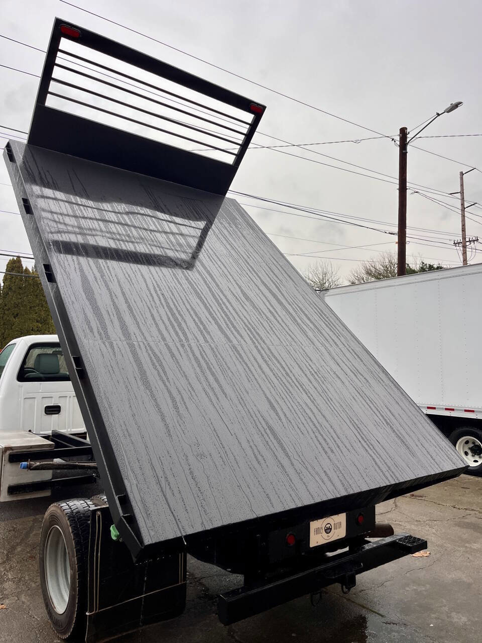 Used 2014 Ford F550 2WD Regular Cab Super Duty image 3