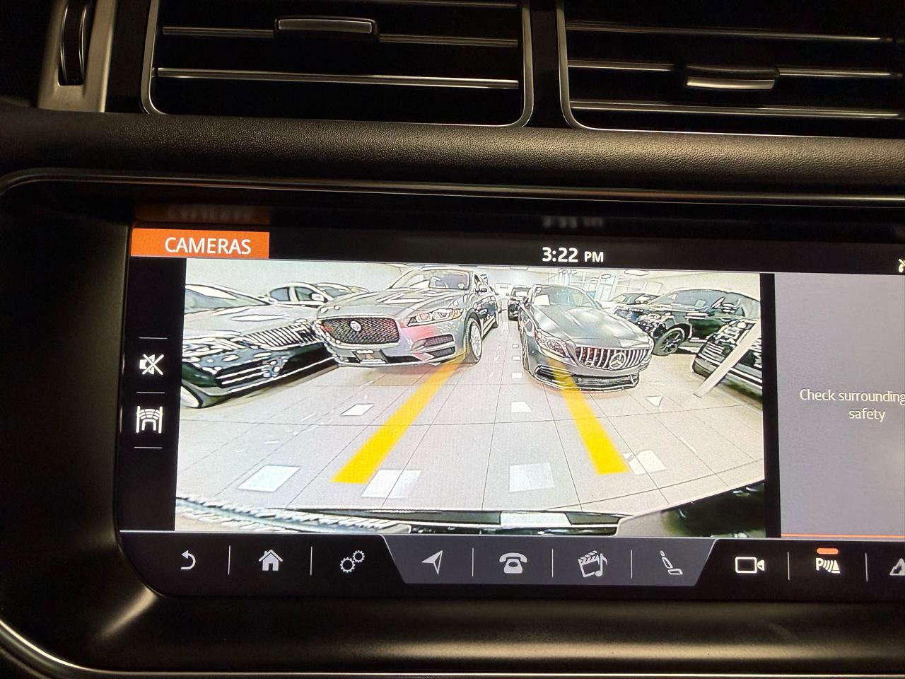 Used 2017 Land Rover Range Rover Supercharged image 19