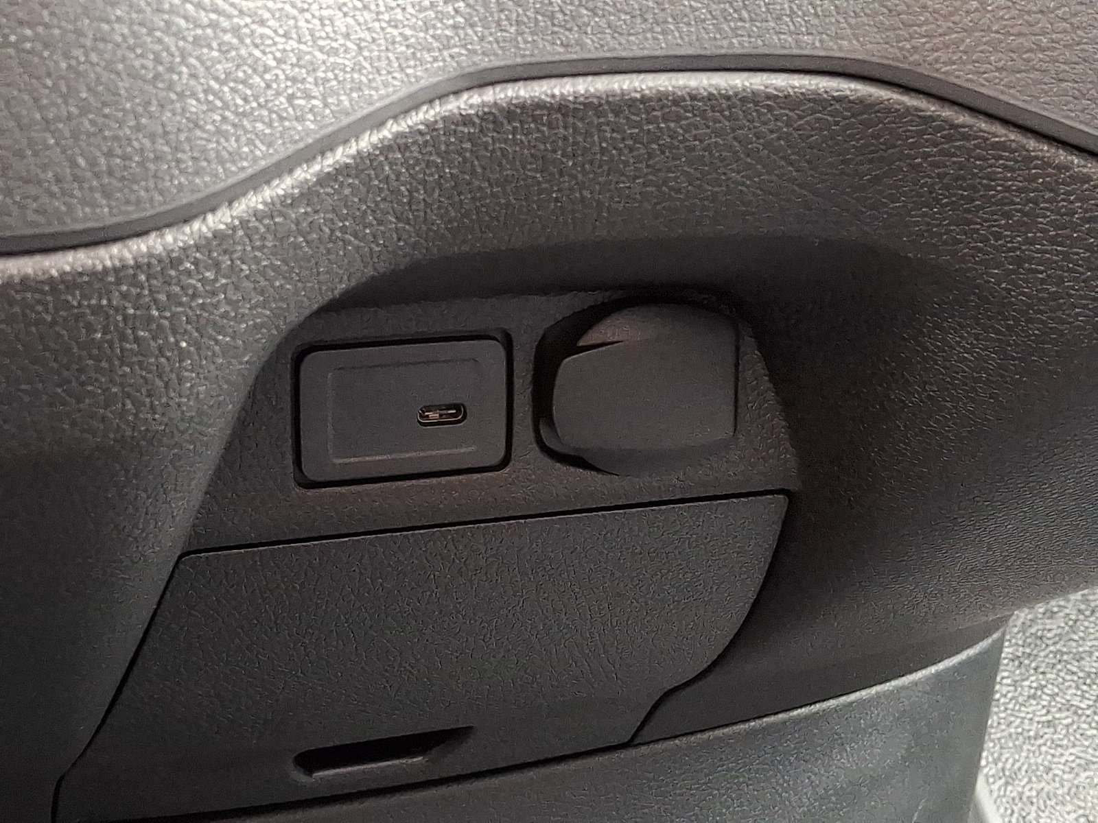 Used 2025 Mercedes-Benz Sprinter 2500 image 24