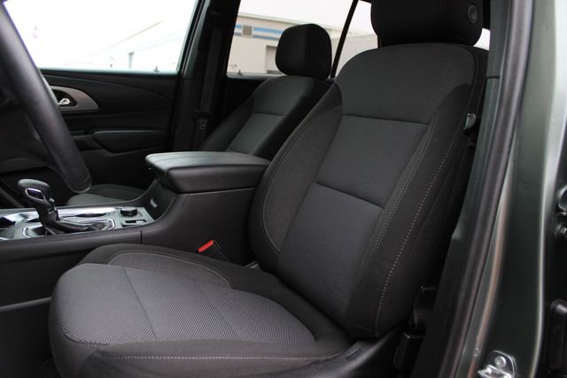 Used 2023 Chevrolet Traverse LT image 8