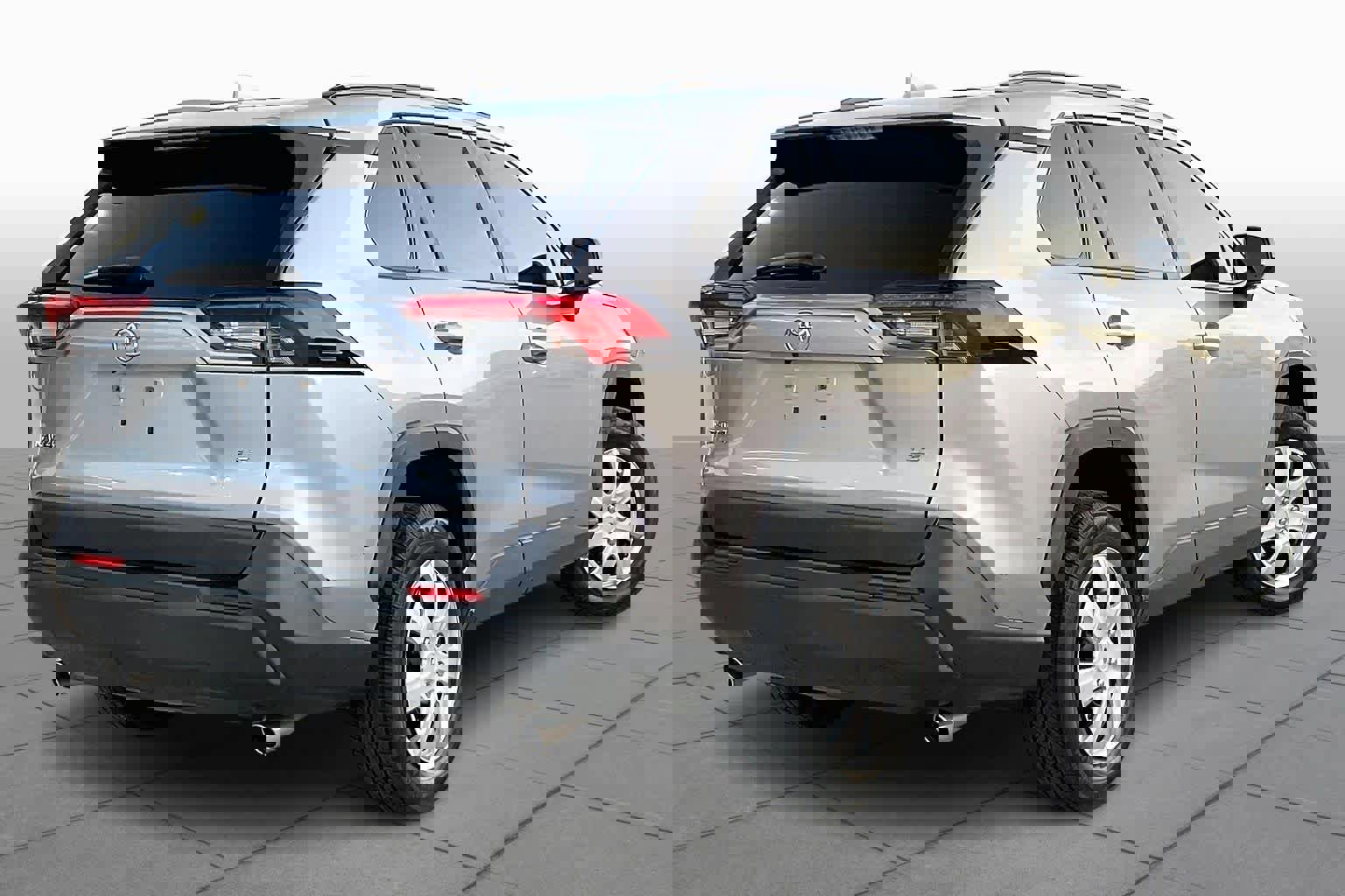 Used 2019 Toyota RAV4 LE image 14