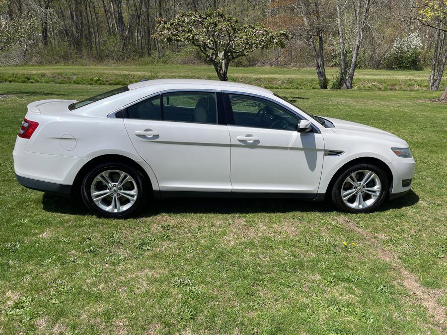 Used 2014 Ford Taurus SEL w/ Equipment Group 201A image 9