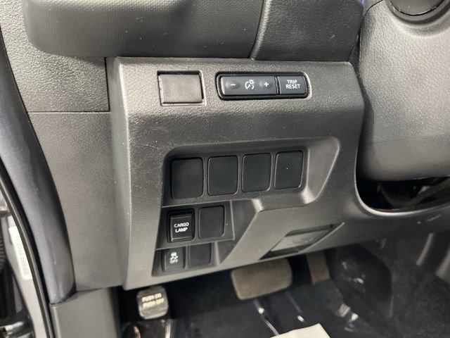 Used 2024 Nissan Frontier SV image 29