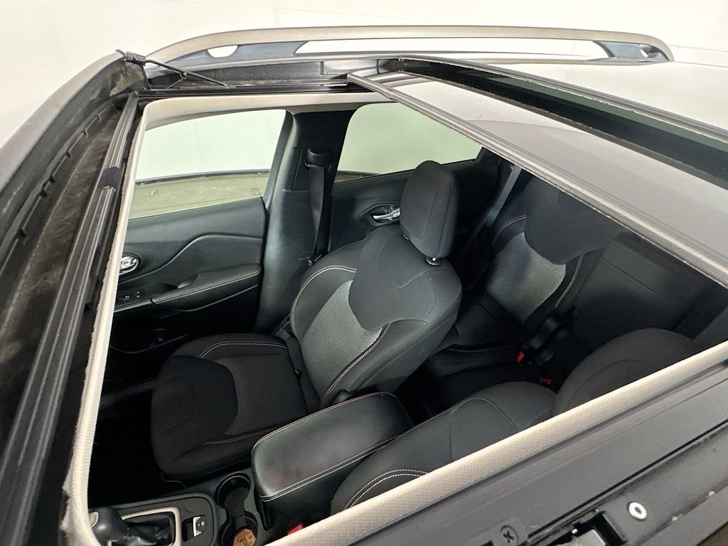 Used 2016 Jeep Cherokee 75th Anniversary image 25