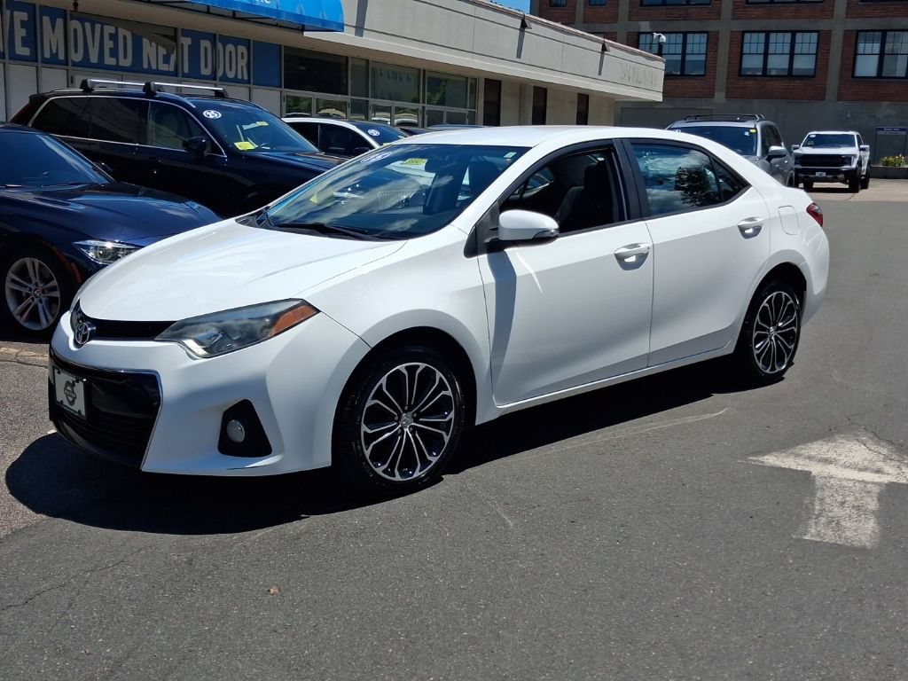 Used 2015 Toyota Corolla S FWD image 3