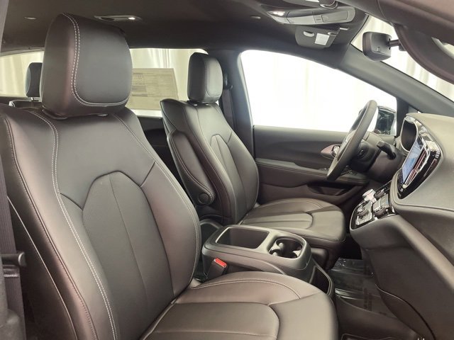 New 2026 Chrysler Pacifica Select image 29