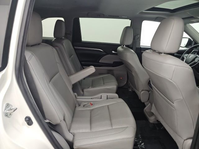 Used 2016 Toyota Highlander Limited w/ Protection Package #3 image 38