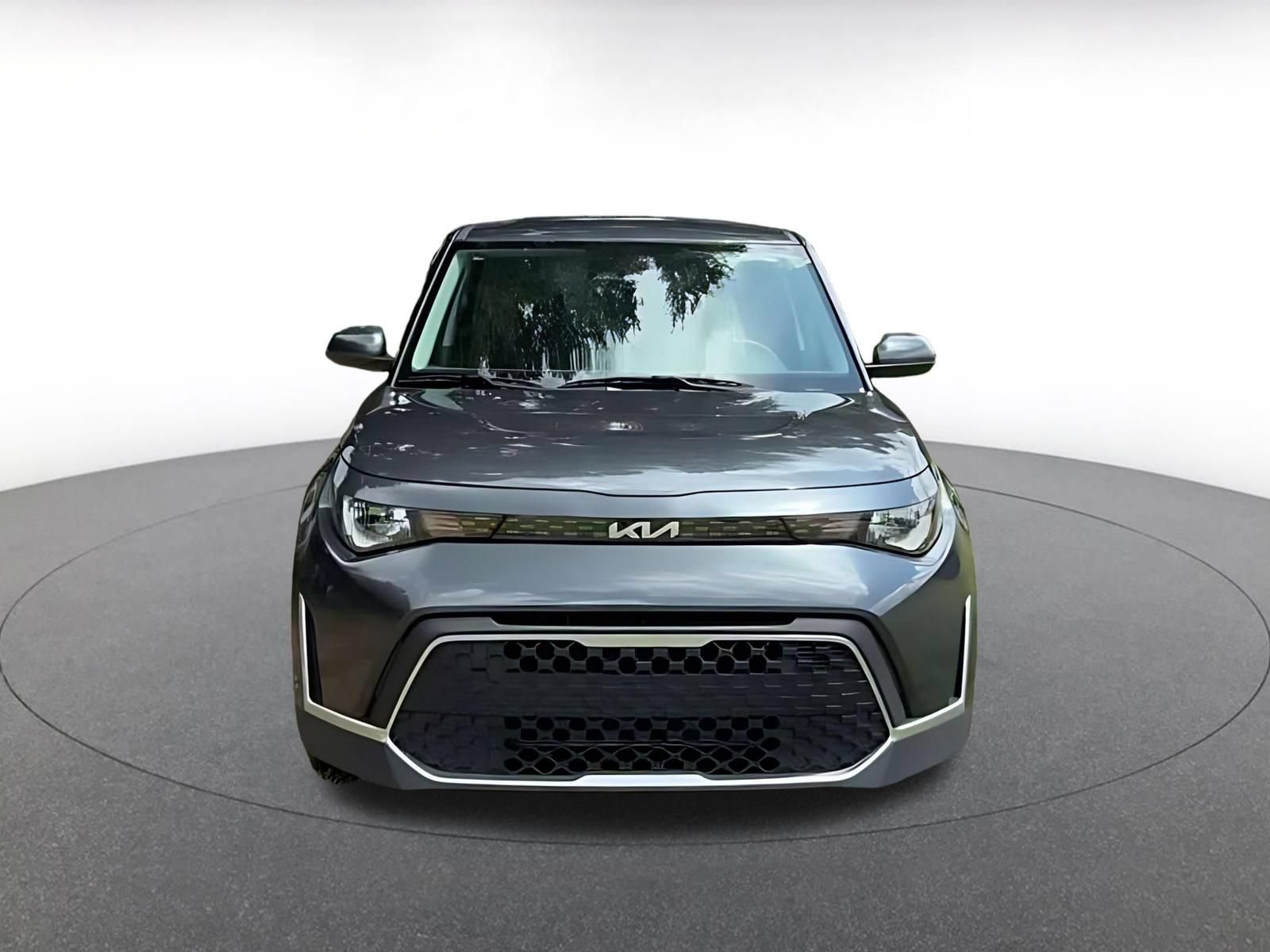 Used 2025 Kia Soul LX w/ LX Technology Package FWD image 4