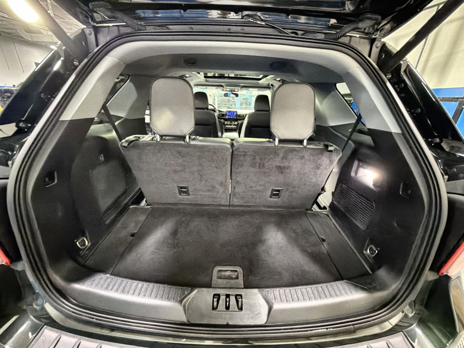 Used 2022 Ford Explorer Limited w/ Hybrid Equipment Group 310A image 32