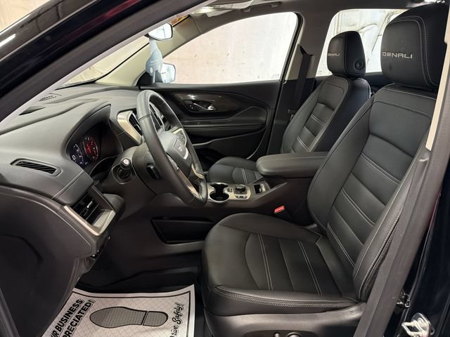 Used 2024 GMC Terrain Denali w/ Denali Premium Package AWD/4WD image 11