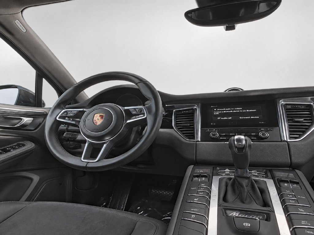 Used 2018 Porsche Macan AWD/4WD image 29