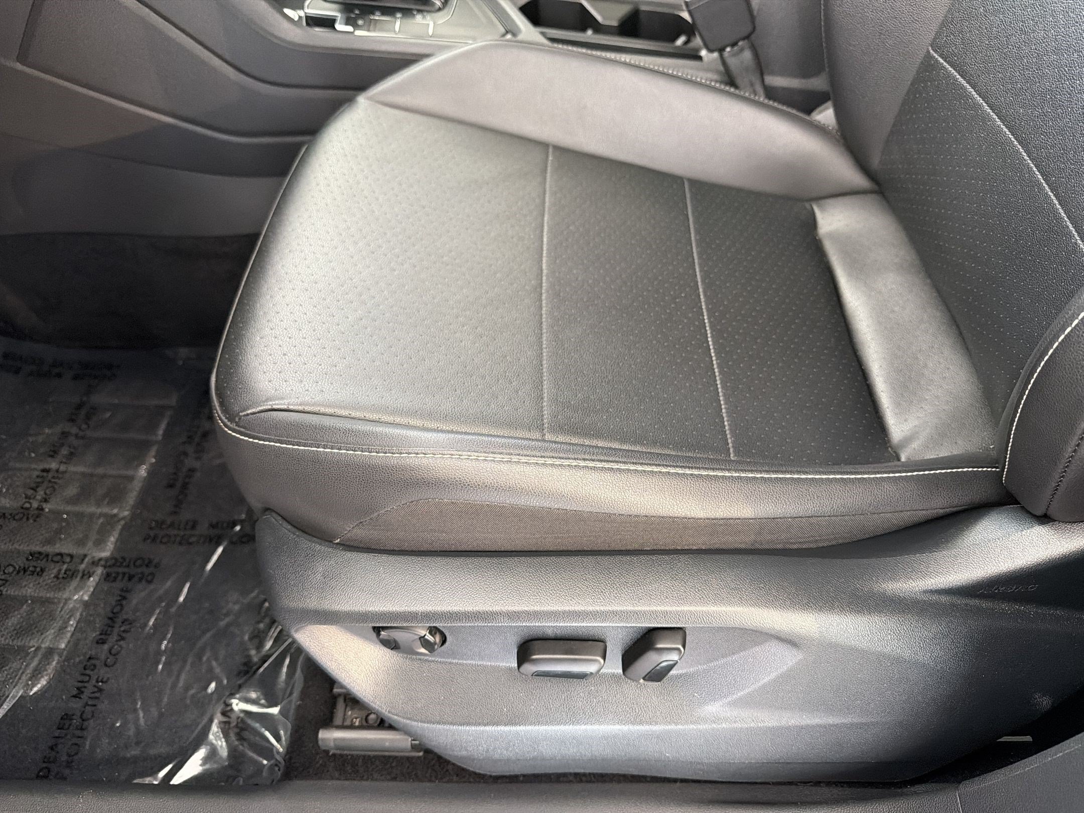 Used 2021 Volkswagen Tiguan SE w/ Panoramic Sunroof Package FWD image 14