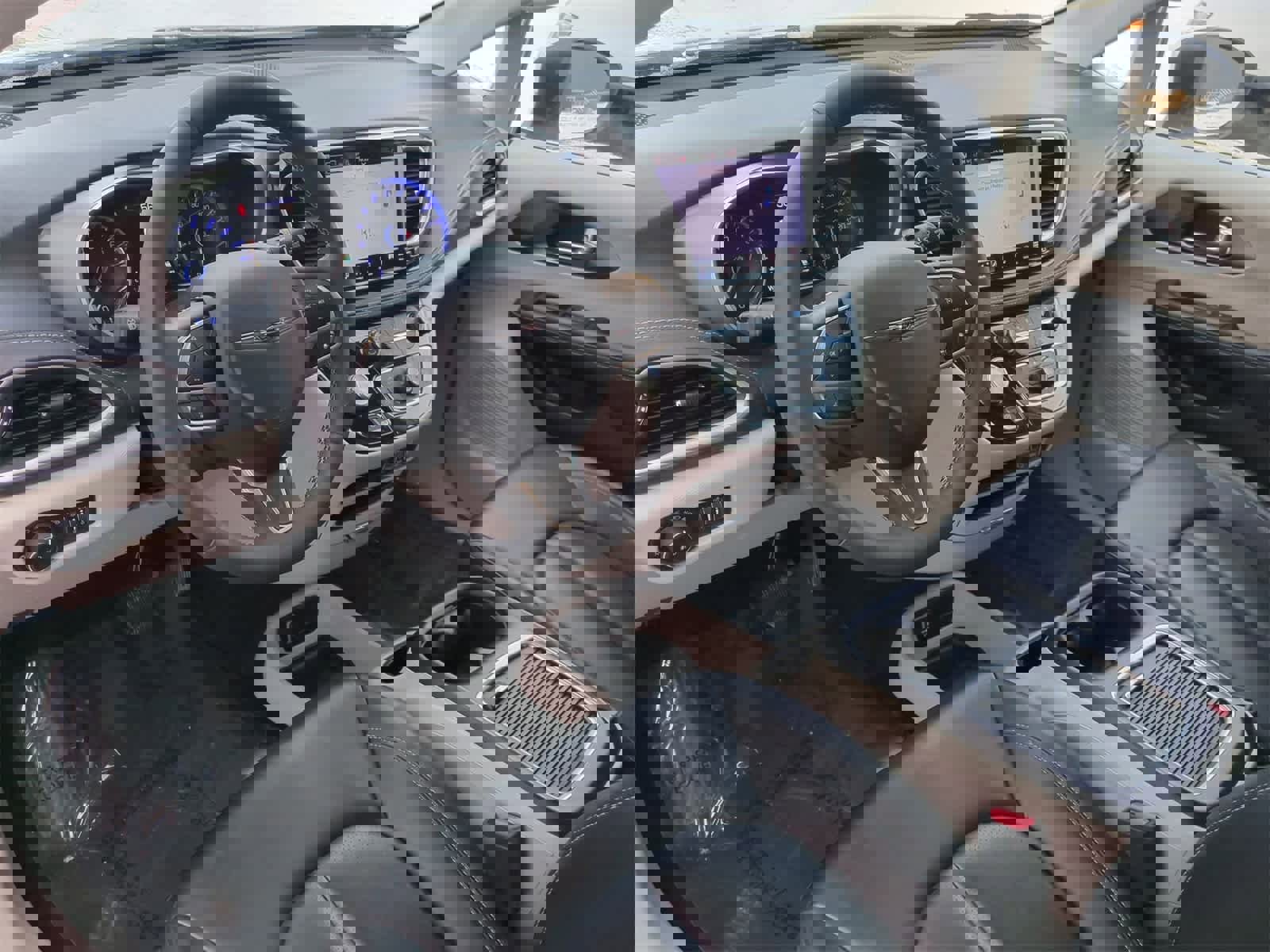 Used 2023 Chrysler Pacifica Touring-L image 10