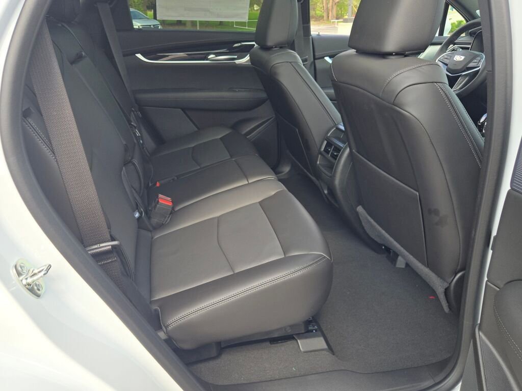New 2026 Cadillac XT5 Premium Luxury w/ LPO, ONYX Package image 10