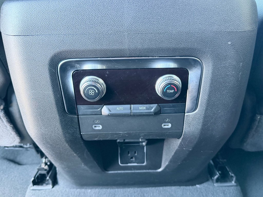 Used 2024 GMC Yukon SLT image 27